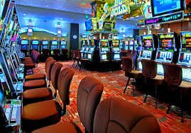 Màn hình slot online nổ hũ đầy màu sắc trên điện thoại Việt Nam